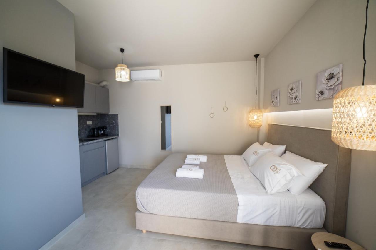 Theros Suites Diminió Kültér fotó