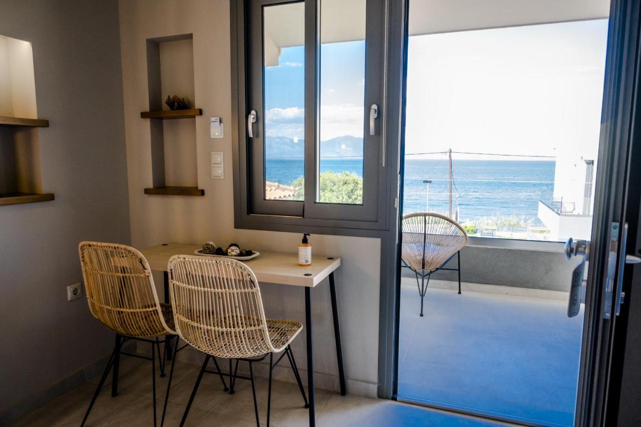 Theros Suites Diminió Kültér fotó