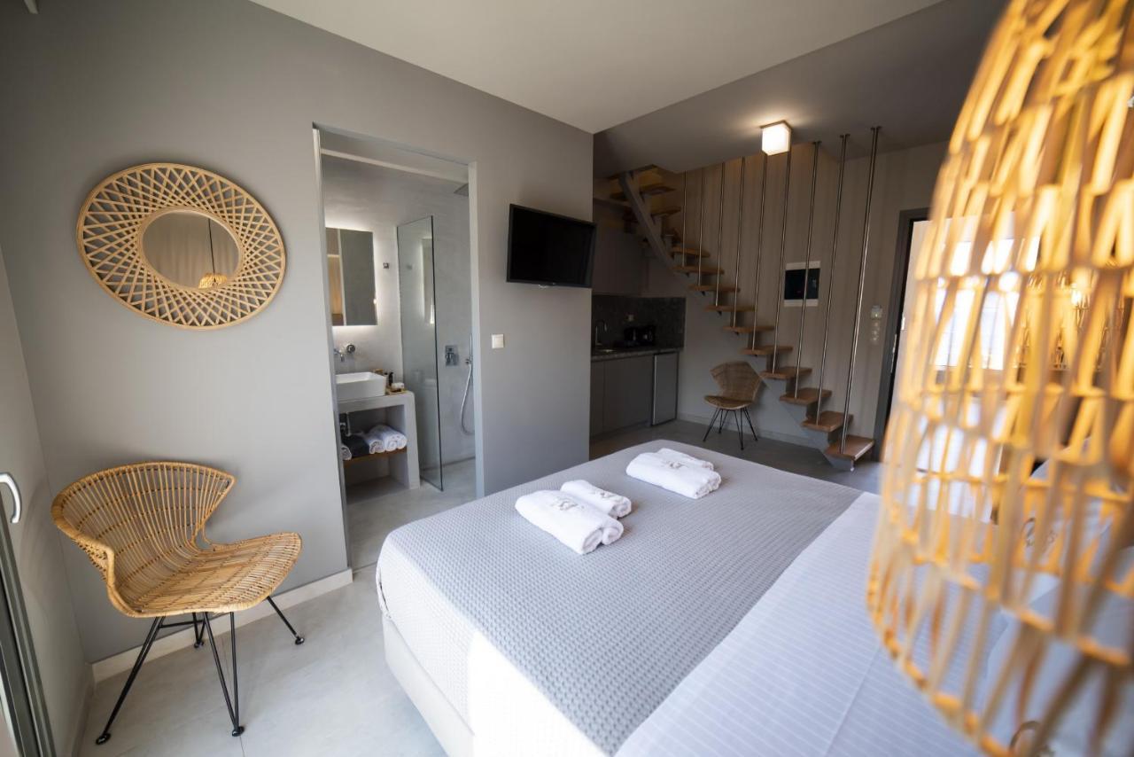 Theros Suites Diminió Kültér fotó