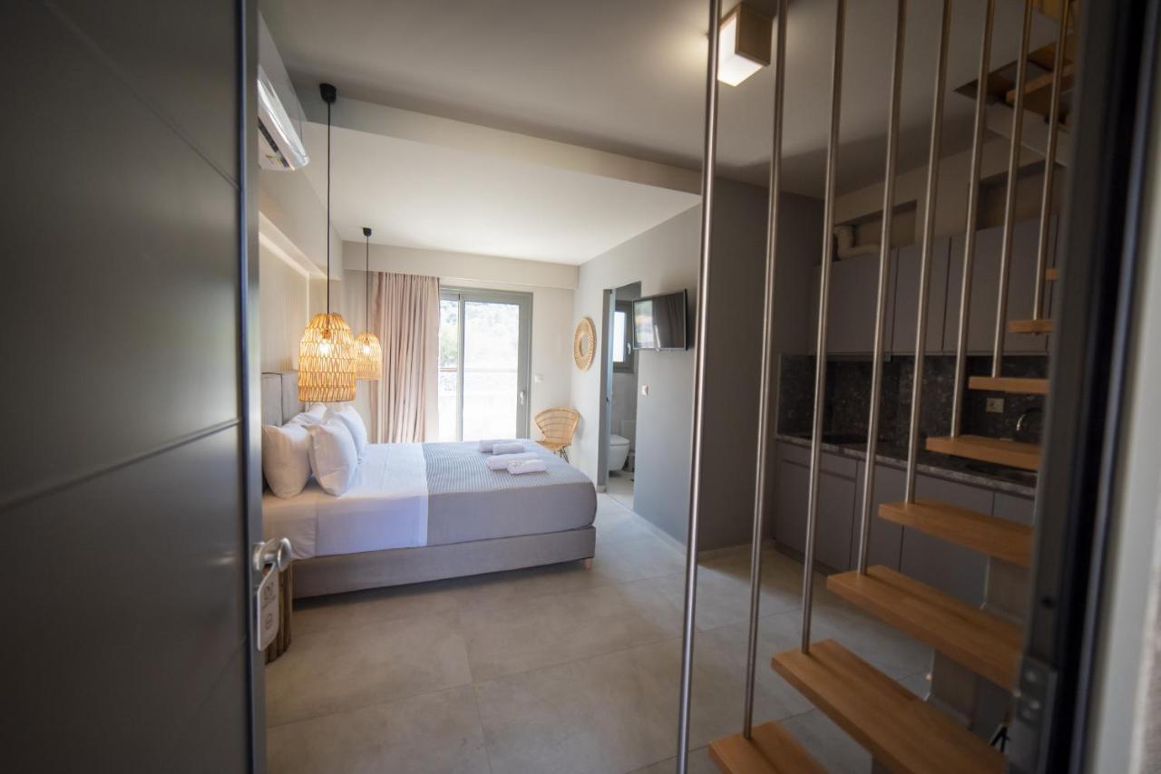 Theros Suites Diminió Kültér fotó